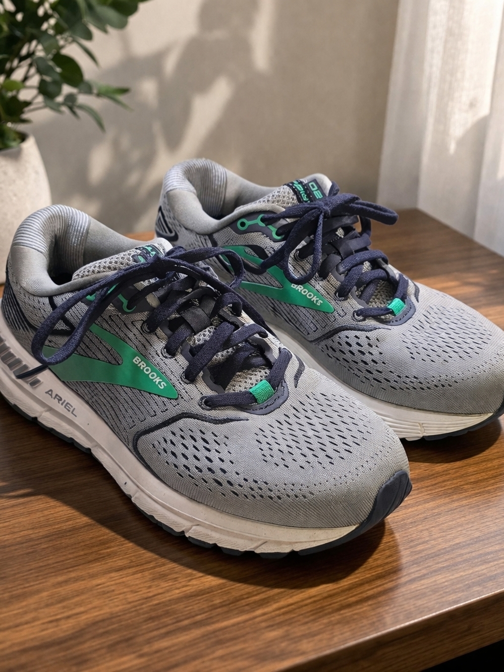 Brooks Ariel Women 8.5 Gray Green Running Shoes Cushioned Support Athletic